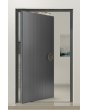 PIVOT V62 - svängd entrédörr i aluminium med vertikal fräsning